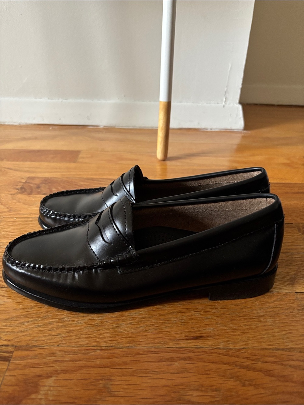 G.H. Bass Whitney Weejuns Loafers - Picture 5 of 7